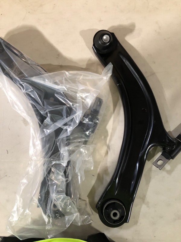 Photo 2 of MOOG RK621452 Control Arm and Ball Joint Assembly set of 2