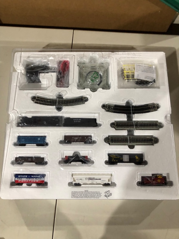 Photo 2 of Bachmann Trains - Empire Builder Ready To Run 68 Piece Electric Train Set - N Scale