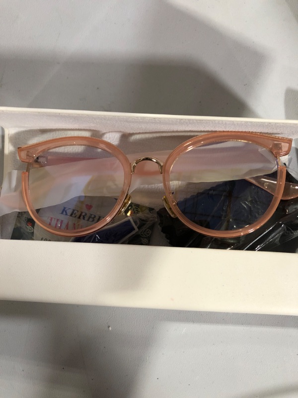 Photo 2 of light blocking glasses women/men
