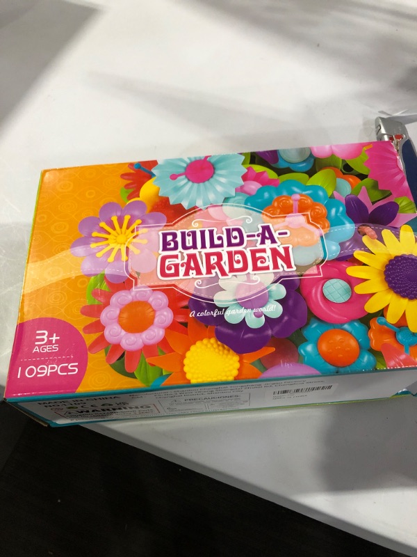 Photo 2 of Flower Garden Building Toys for Girls,STEM Toy Gardening Pretend Gift for Kids, Build A Garden Toy Set for Child Age 3 4 5 6 7 Year Old, Floral Arrangement Playset for Toddlers ,Stacking Game?109PCS?