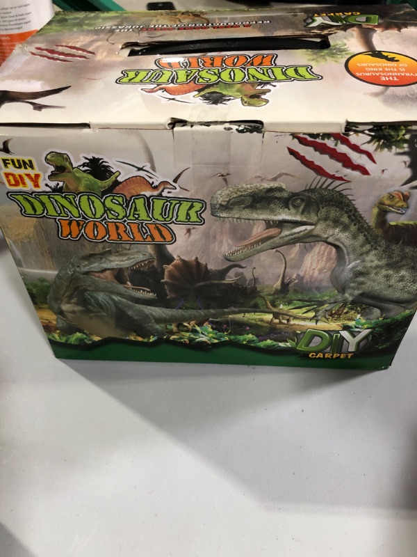 Photo 2 of Dinosaur and Army toys playset 