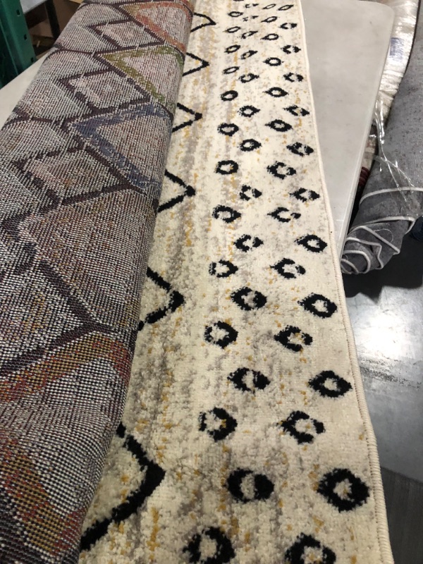 Photo 1 of 9ft designed white and black rug 