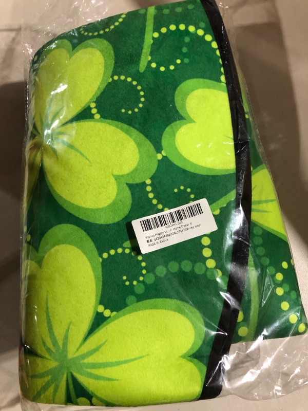 Photo 2 of Vdsrup Happy St. Patrick's Day Doormat Irish Clover Shamrock Round Floor Mat Non Slip Carpet Yoga Mat Rug for Entryway Living Room Bedroom Home Decor 3