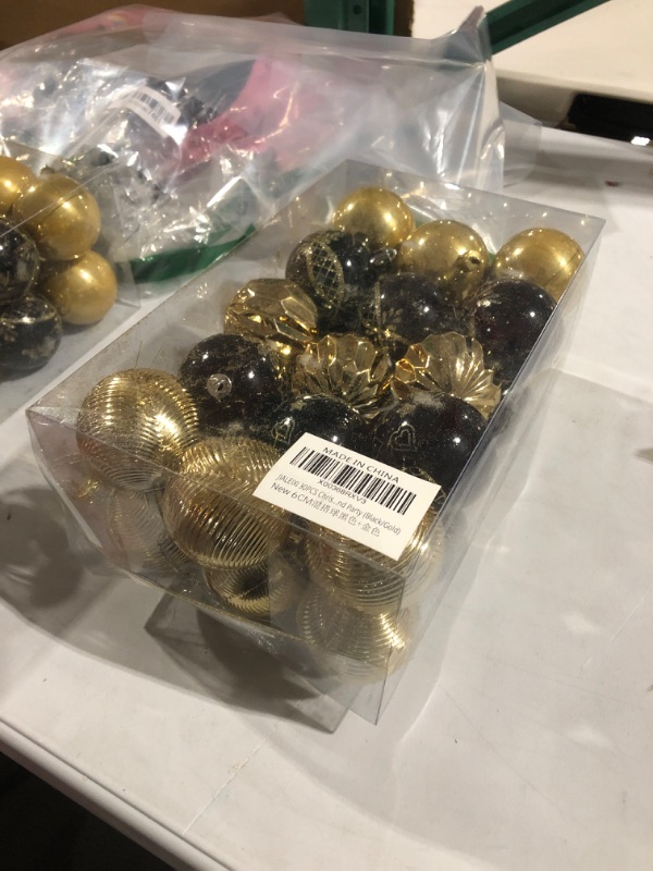 Photo 2 of 30PCS 60MM/2.36IN Christmas Tree Ornaments Assorted Pendant Shatterproof Ball Ornament Set (Black/Gold)