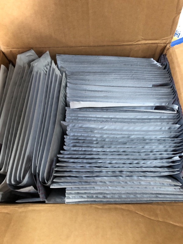 Photo 1 of 100 count of poly bubble mailer