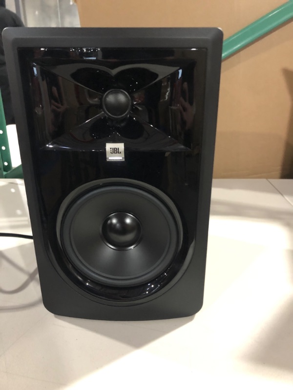 Photo 2 of JBL Professional 306P MkII Next-Generation 6-Inch 2-Way Powered Studio Monitor 6-Inch Speaker Single