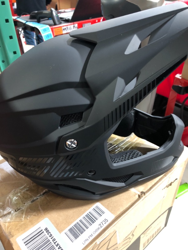 Photo 2 of 
Mongoose Title Full Face Team Issue Bike Helmet, Head Circumferences of 47-62cm, Youth and Adult Sizes