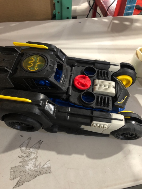 Photo 2 of Fisher-Price Imaginext DC Super Friends Batman and Transforming Batmobile RC Vehicle