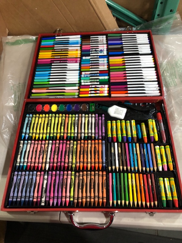 Photo 2 of Crayola Masterworks Art Case, Over 200 Piece