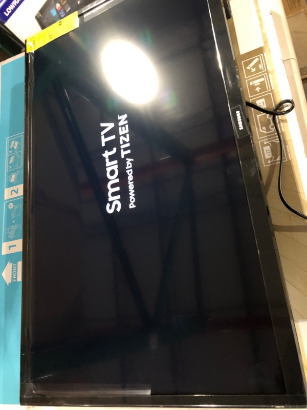 Photo 2 of SAMSUNG 32-inch Class LED Smart FHD TV 1080P (UN32N5300AFXZA, 2018 Model)