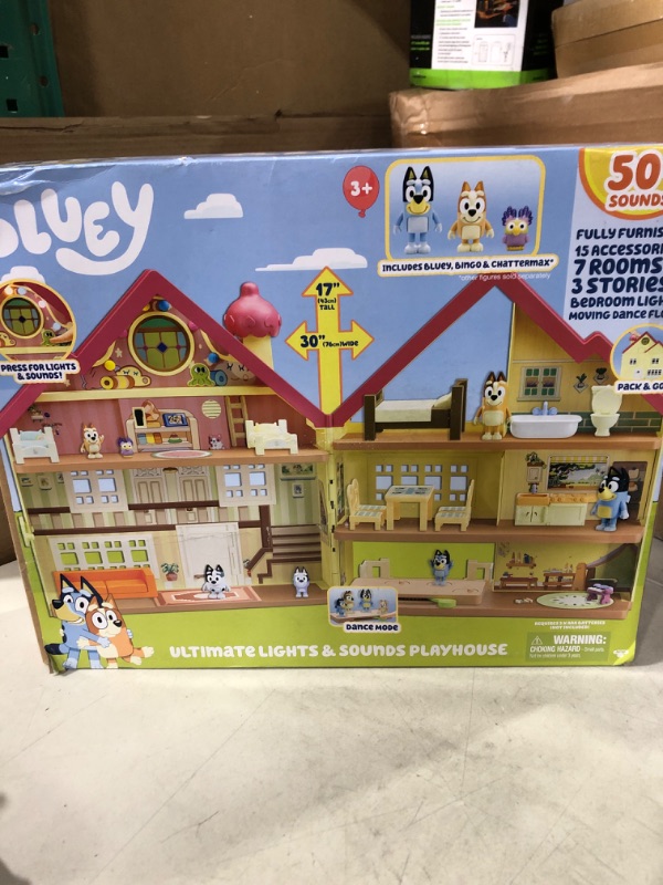 Photo 2 of Deluxe House Play Set