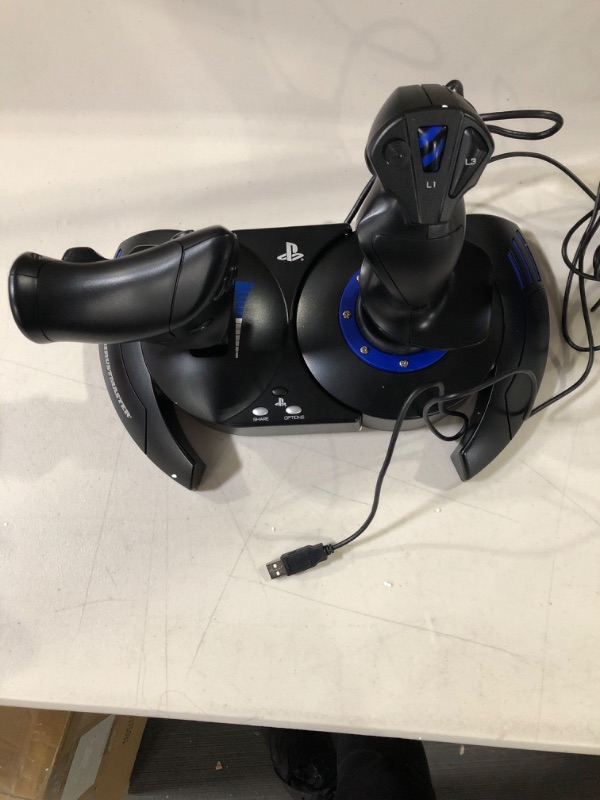 Photo 3 of Thrustmaster T-Flight Hotas 4 (PS4 and PC)
