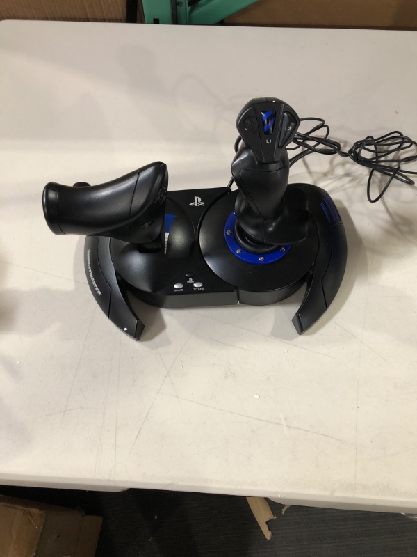 Photo 2 of Thrustmaster T-Flight Hotas 4 (PS4 and PC)
