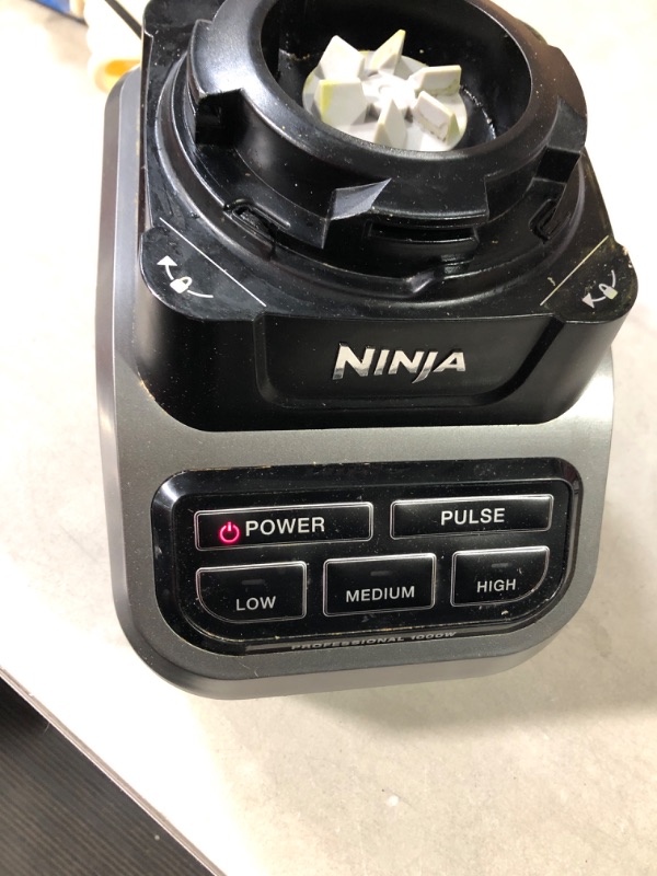 Photo 3 of **** SEE NOTES**** Ninja BL610 Professional 72 Oz Countertop Blender with 1000-Watt Base Black, 9.5 in L x 7.5 in W x 17 in H with 25 Chef-inspired Recipes