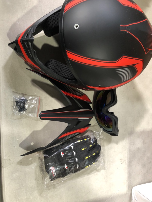 Photo 2 of **NEW** Adult 4 Wheeler Helmet, Motocross Helmet DOT/FMVSS-218 Certification Comfortable and Breathable Full Helmets for Locomotives Used in All Seasons Medium Red