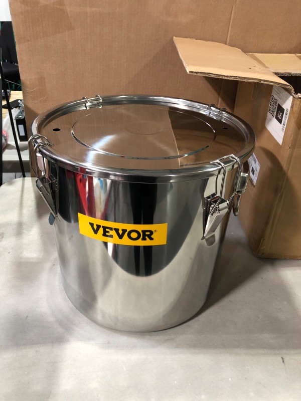 Photo 2 of VEVOR Alcohol Still 8Gal 30L Stainless Steel Water Alcohol Distiller 9.6 gallon 