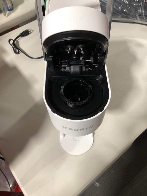 Photo 2 of ***missing water tank for parts ***
KEURIG Coffee Brewer: 8 fl oz Max Brewing Capacity
