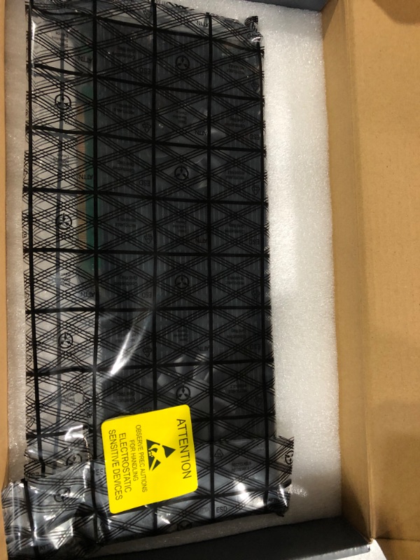 Photo 1 of Highpoint SSD7540 NVMe 8-Port M.2/U.2 Industry Fastest-Performance/Comprehensive Selection Capable of Supporting Over 100TB On a Single Controller! SSD7540 Individual Retail RAID Gen4 M.2