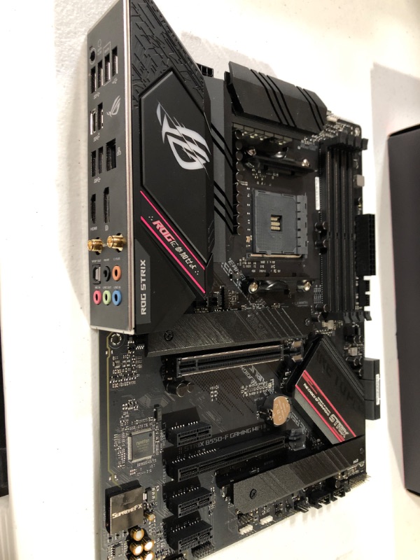 Photo 4 of Asus ROG Strix B550-F Gaming WiFi II AMD AM4 (3rd Gen Ryzen) ATX Gaming Motherboard (PCIe 4.0,WiFi 6E, 2.5Gb LAN, BIOS Flashback, HDMI 2.1, Addressable Gen 2 RGB Header and Aura Sync) B550-F Gaming WiFi II (V2)