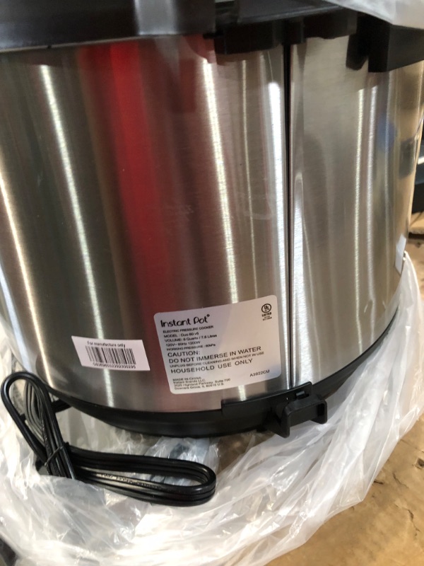 Photo 3 of  Handle and rim seal broken*****
Instant Pot Duo 7-in-1 Electric Pressure Cooker, Stainless Steel