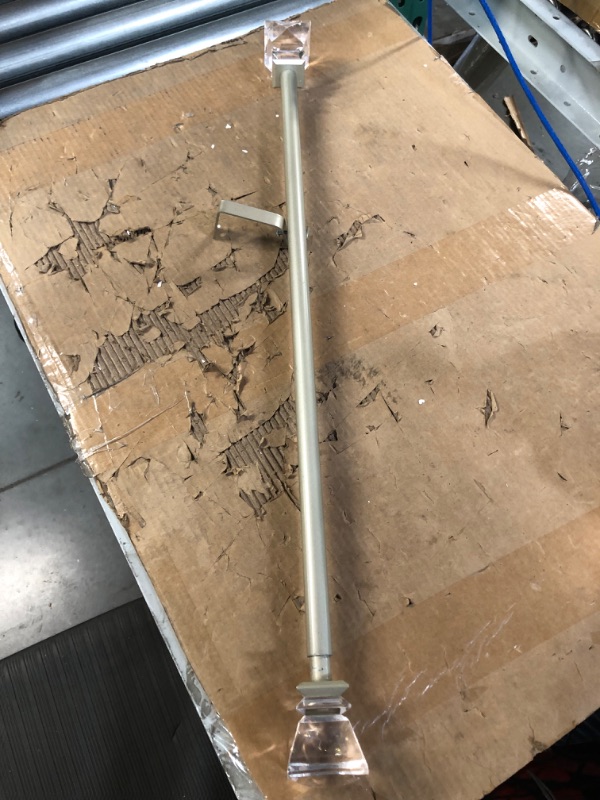 Photo 1 of *MISSING PARTS*
Curtain Rod with Square Crystal Diamond Finials