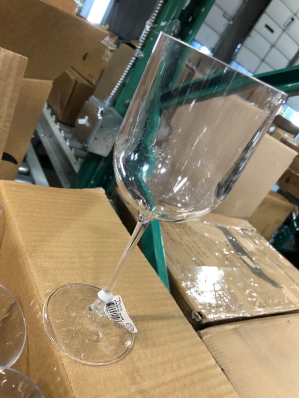 Photo 3 of **DIRTY SEE PICS** Clear Plastic Wine Glasses Set of 25 Elegant Wine Goblets Hard Plastic Wine Cups on Stem 12 Ounce Clear 25 Count (Pack of 1)