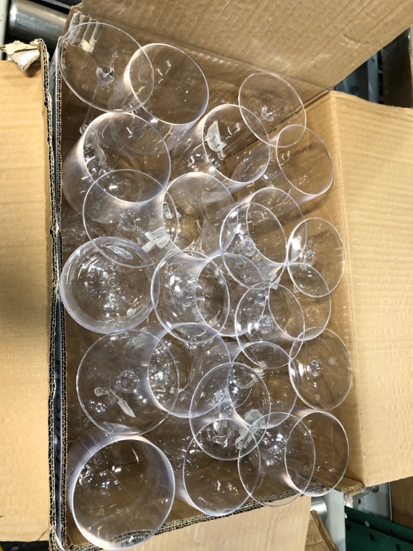 Photo 2 of **DIRTY SEE PICS** Clear Plastic Wine Glasses Set of 25 Elegant Wine Goblets Hard Plastic Wine Cups on Stem 12 Ounce Clear 25 Count (Pack of 1)