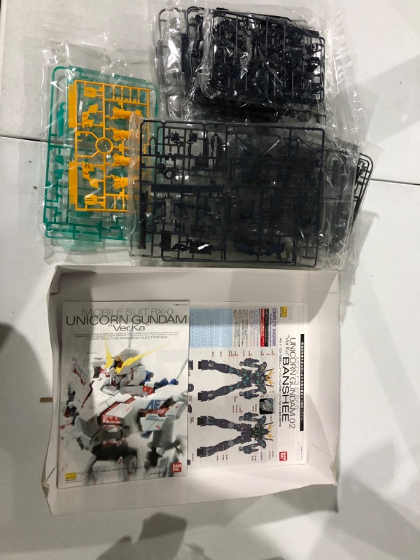 Photo 1 of Bandai Hobby RX-0 Gundam Unicorn Unit 02 Banshee 1/100 Master Grade (175316)