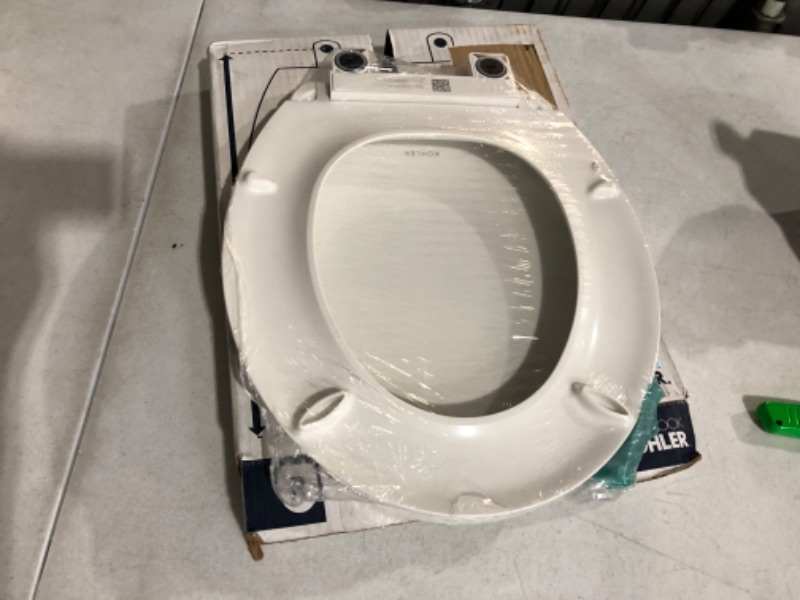 Photo 4 of **SEE NOTES**
KOHLER 4639-RL-0 Cachet ReadyLatch Quiet Close Round Toilet Seat, White Ready Latch Round White