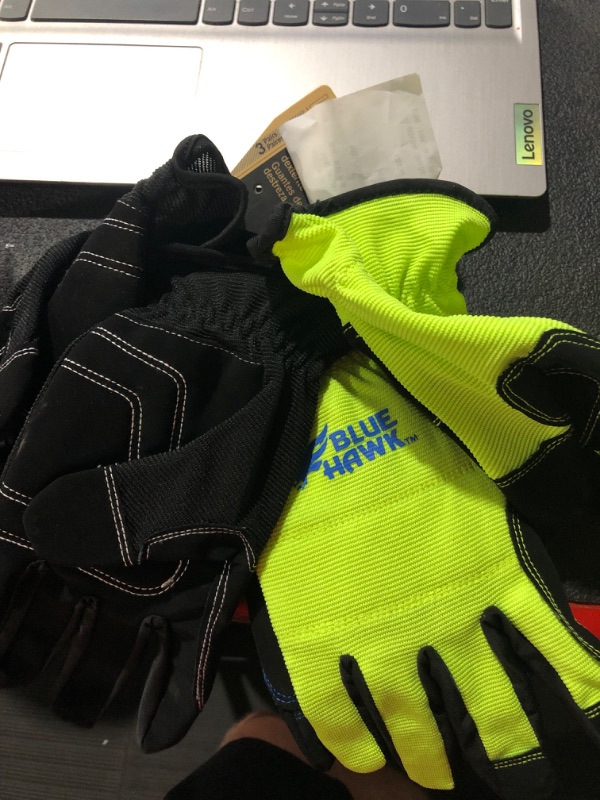 Photo 1 of 3 pairs of gloves *1 glove missing*