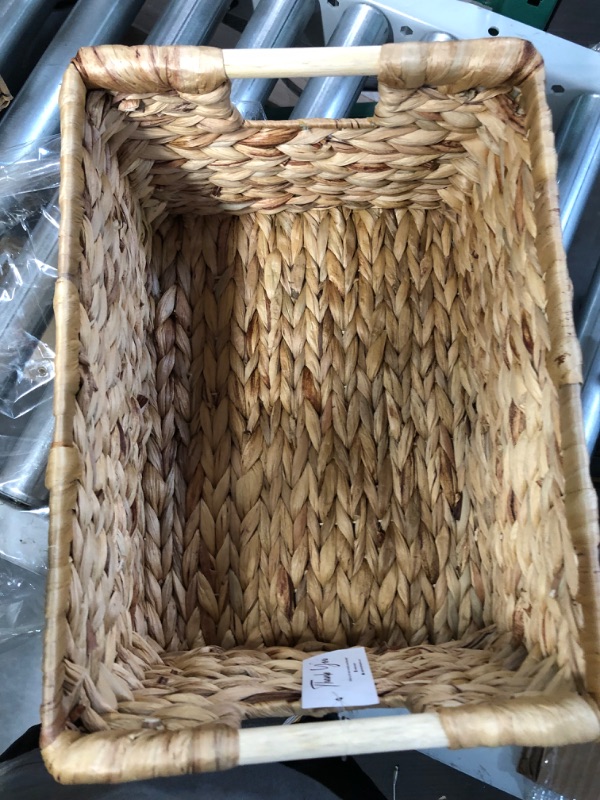 Photo 3 of (PERFECT CONDITION) VATIMA Water Hyacinth Wicker Basket 14.5in x 10.5in x 7.5in