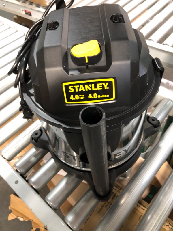 Photo 2 of (WORKS) Stanley 4 Gallon Wet Dry Vacuum
