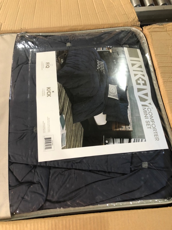 Photo 3 of [USED] INK+IVY Masie Cotton Comforter Set - King(104"x92") Navy