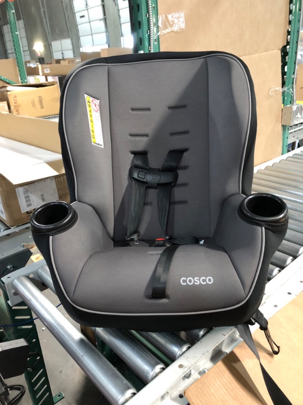 Photo 2 of Cosco Onlook 2-in-1 Convertible Car Seat, Rear-Facing 5-40 pounds and Forward-Facing 22-40 pounds 22"D x 22.5"W x 24.25"H
