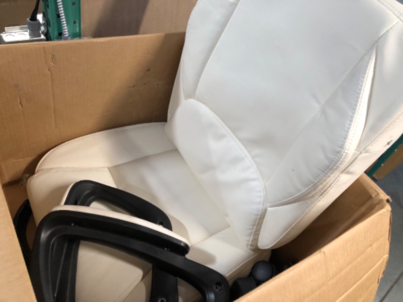 Photo 3 of Off-white computer chair