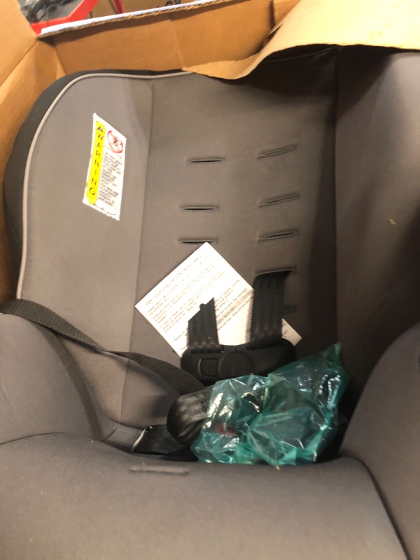 Photo 3 of Cosco Onlook 2-in-1 Convertible Car Seat, Rear-Facing 5-40 pounds and Forward-Facing 22-40 