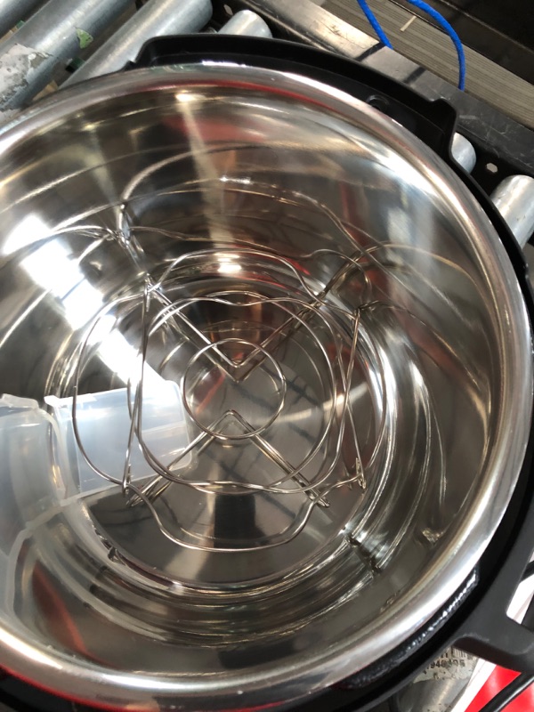 Photo 6 of *Damaged* Instant Pot 6qt Duo Pressure Cooker