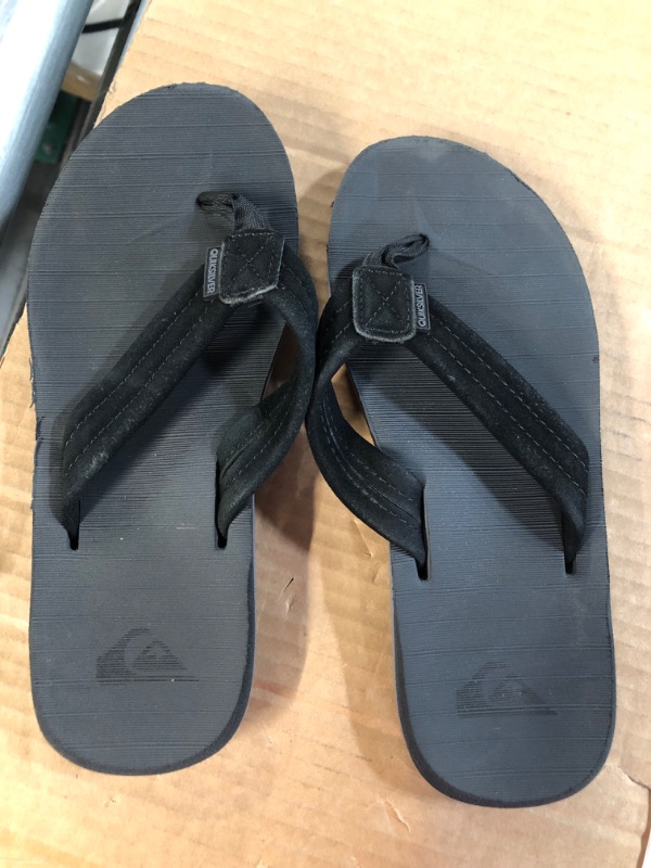 Photo 2 of *SEE NOTES* Quiksilver Men's Carver Suede 3 Point Flip Flop Athletic Sandal 6 Solid Black