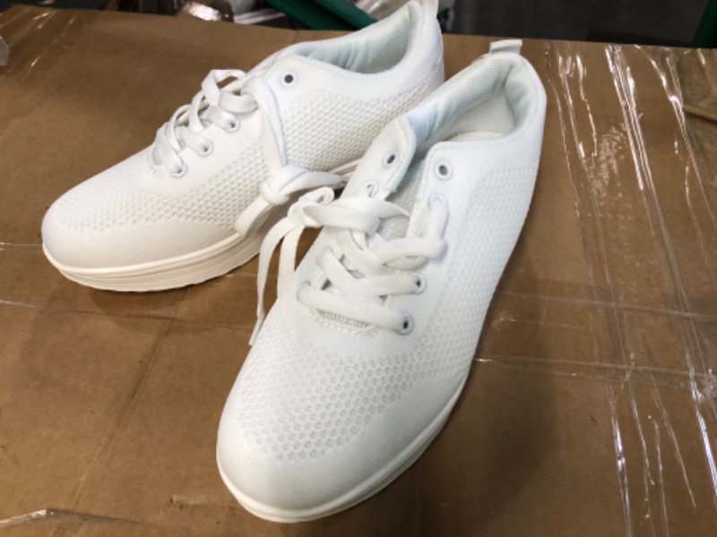 Photo 1 of White size 7w Sneaker