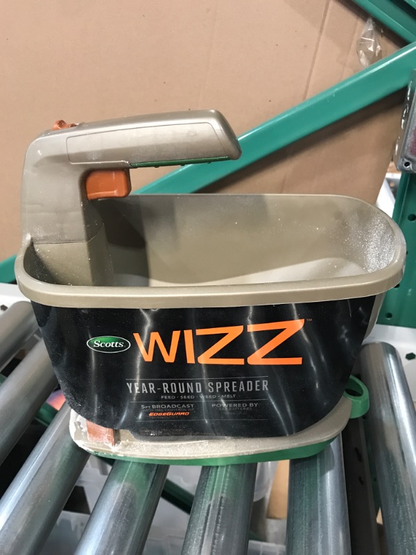 Photo 2 of -USED- Scotts® Wizz Spreader