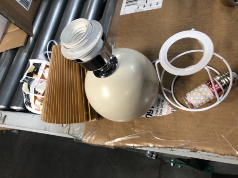 Photo 1 of *UNABLE TO TEST* Circular Lamp Base with Shade