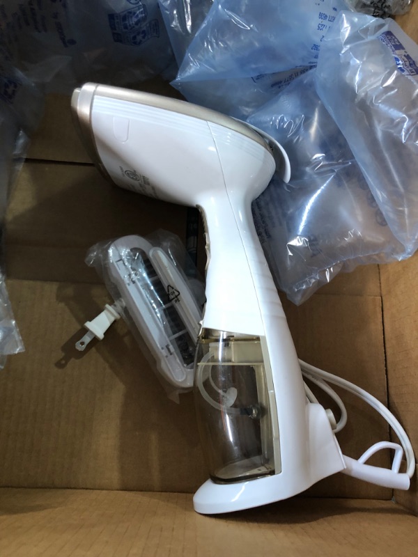 Photo 4 of [USED] Conair Handheld Garment Steamer