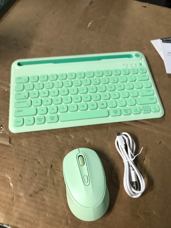 Photo 2 of Jelly Comb - Doukible Backlit Bluetooth Keyboard with RGB Mouse - Green