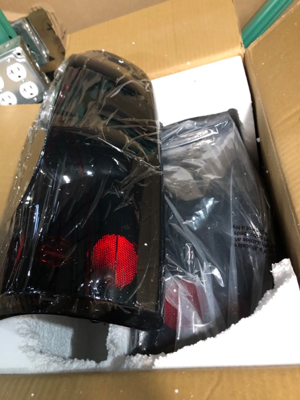 Photo 1 of *BRAND NEW* Winjet Tail Lights Assembly Pickup Brake Rear Lamps Glossy Black/Clear Lens