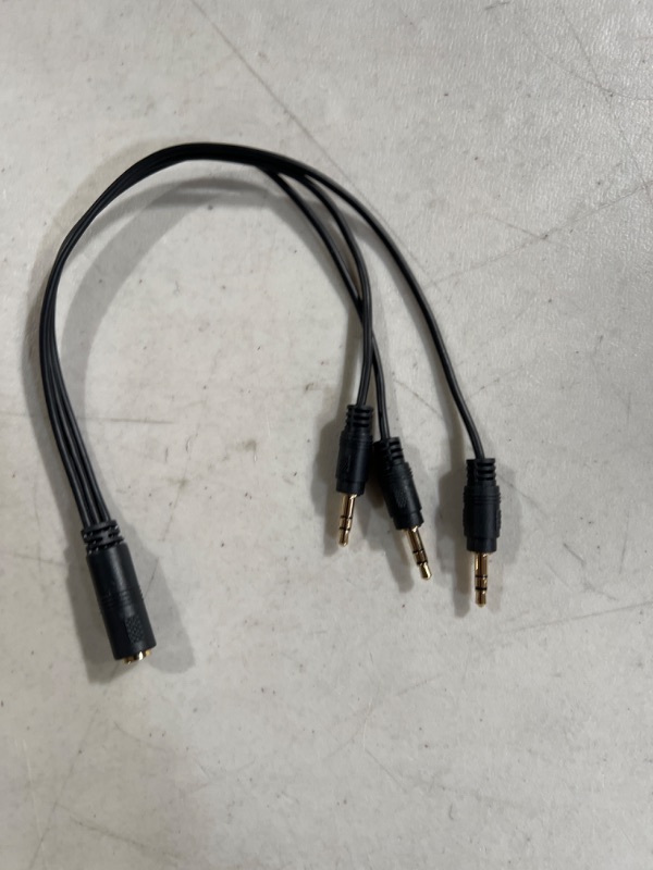 Photo 1 of 3.5mm Stereo Audio Splitter Cable Qaoquda 1FT Gold Plated 3.5mm (1/8") TRS Female to 3 x 3.5mm (1/8") Stereo Jack Male 1 Input 3 Output Stereo Audio AUX Splitter Cable (3-Pole 1F/3M)