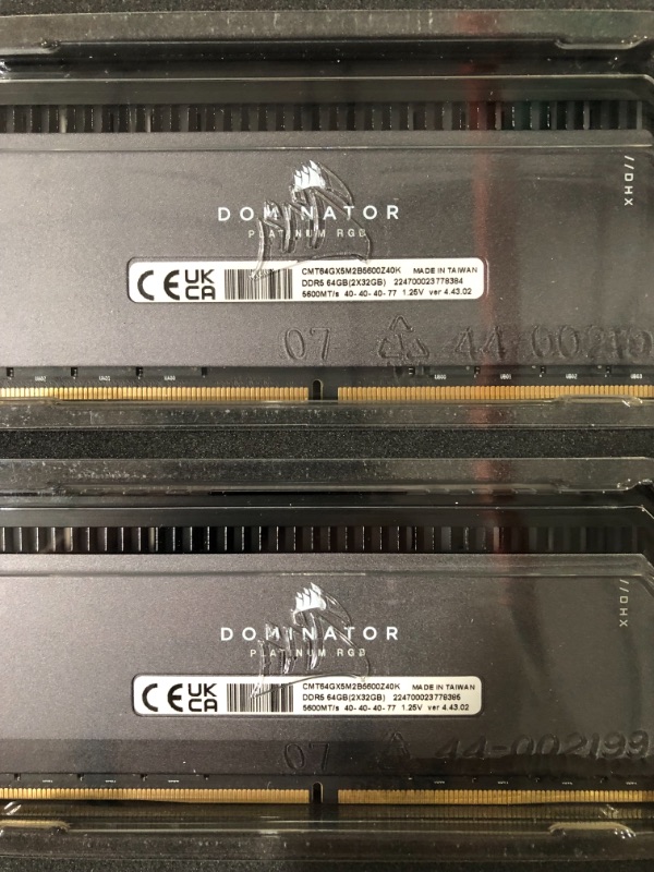 Photo 2 of Corsair Dominator Platinum RGB DDR5 64GB (2x32GB) 5600MHz C40 AMD Optimized Desktop Memory (12 Ultra-Bright CAPELLIX RGB LEDs, Patented CORSAIR DHX Cooling, Custom AMD® Expo Profiles) Cool Gray 64GB (2x32GB) 5200 MHz