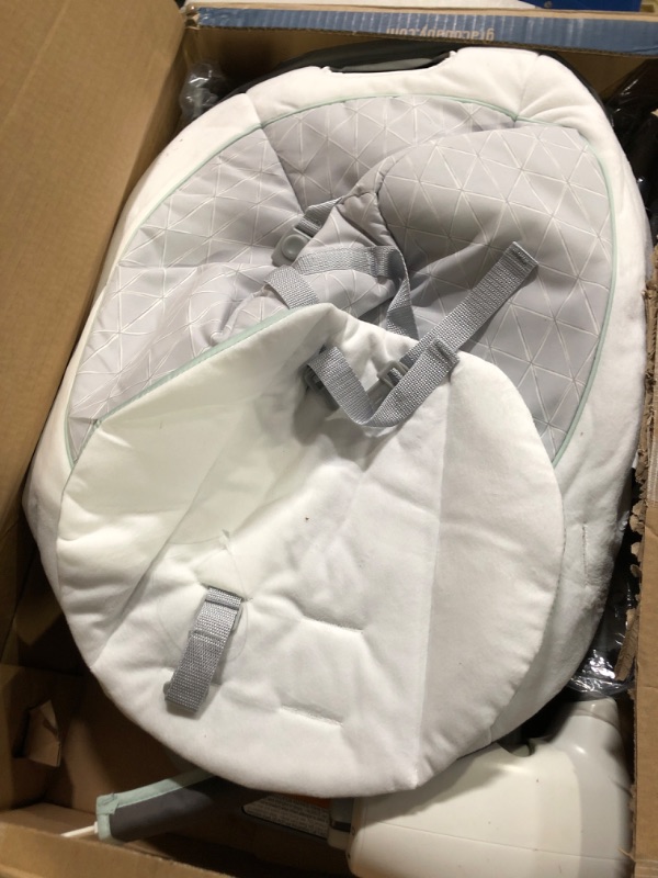 Photo 2 of Graco Soothe 'n Sway LX Swing with Portable Bouncer, Derby