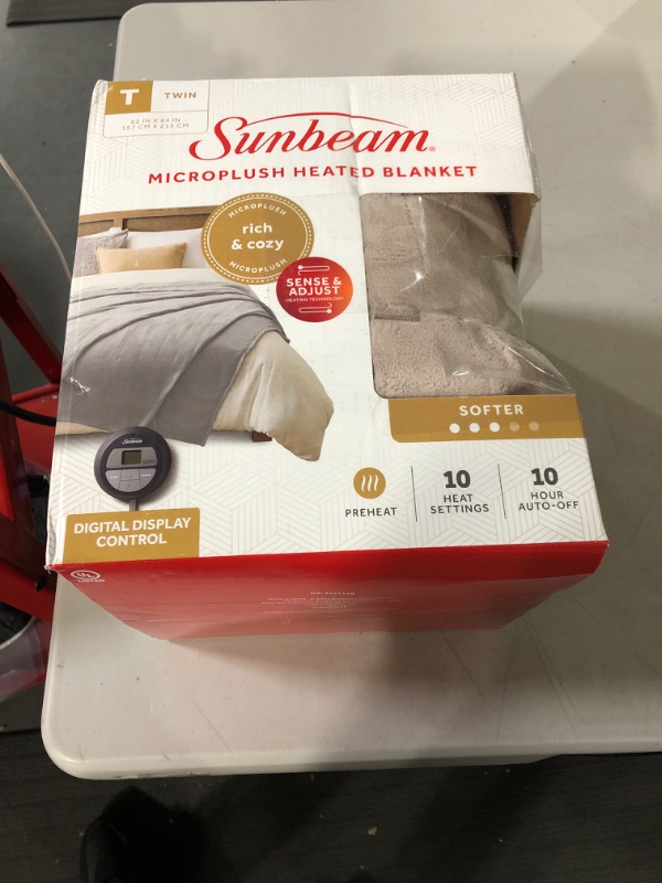 Photo 2 of *SEE NOTES** Sunbeam Heated Blanket | 10 Heat Settings, Quilted Fleece, Acorn, Twin