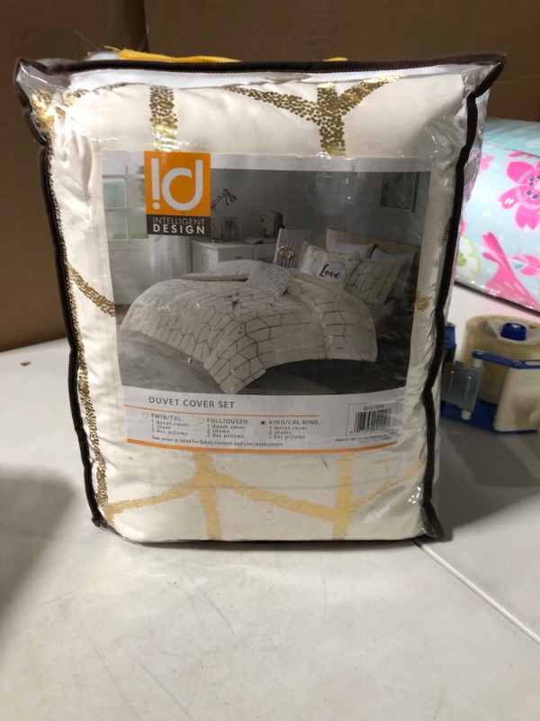 Photo 2 of **SEE NOTES* Intelligent Design Raina Duvet Set Metallic Print Geometric Style Embroidered Pillows  King/Cal King, Ivory/Gold