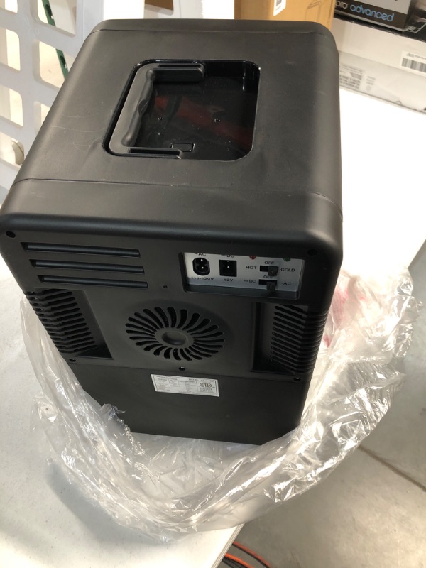 Photo 4 of 15 Liter Mini Fridge for Bedroom, Thermoelectric Cooler - UNABLE TO TEST - SEEMS NEW